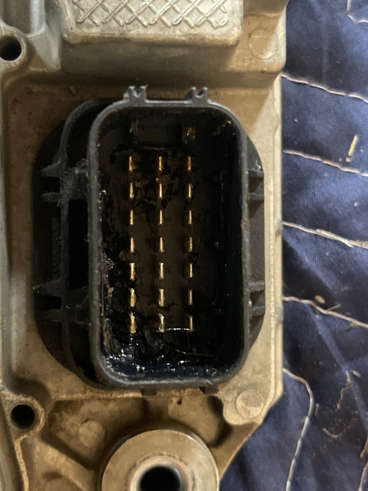 ECM #A 000 446 76 35 / 001