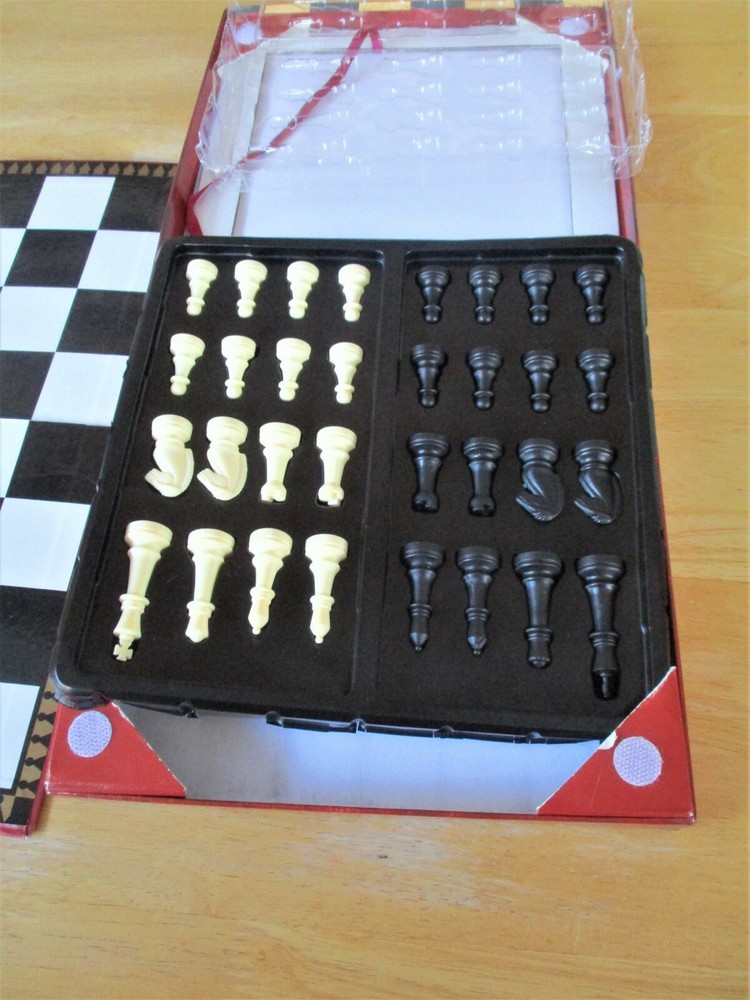 Checkmate! an Introduction to Chess Board Game 32 Unused Chess Pieces