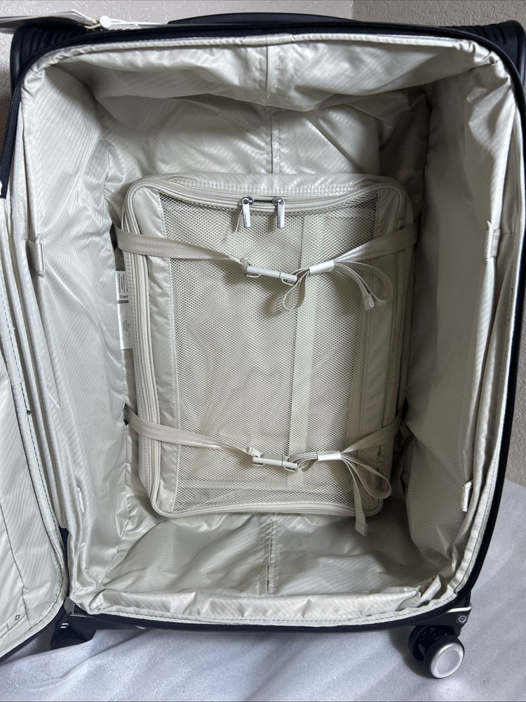 Samsonite Silhouette 18 Expandable Medium Softside Check-in Spinner