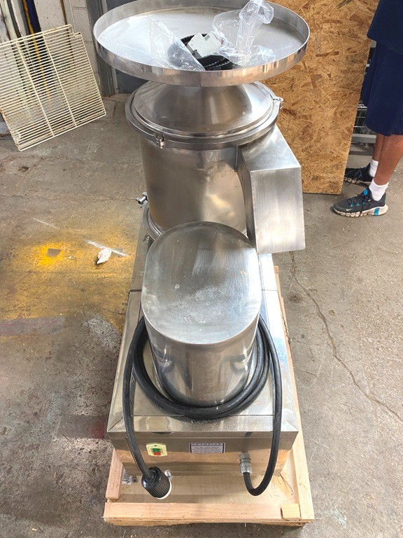 Egg Liquid Eggshell Centrifugal Separator / Breaker Cracker Shell Grinder 15K/H