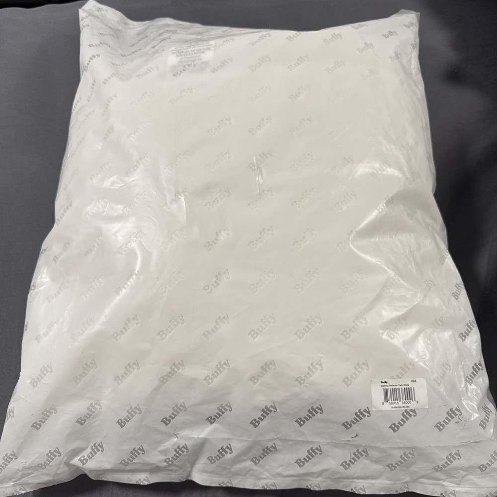 Buffy Twin White Size Plushy Mattress Protector White 300 Thread - New