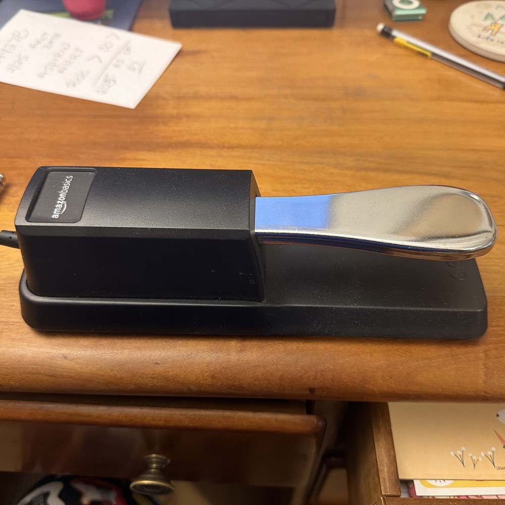 Amazon Basic Sustain Foot Pedal 1/4″ Jack for Keyboard Digital Piano