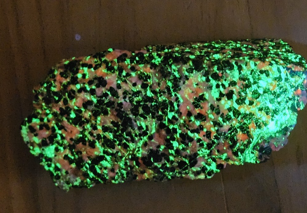 Willimite Calcite Franklinite Fluorescent Phosphorescent Specimen 495 Grams