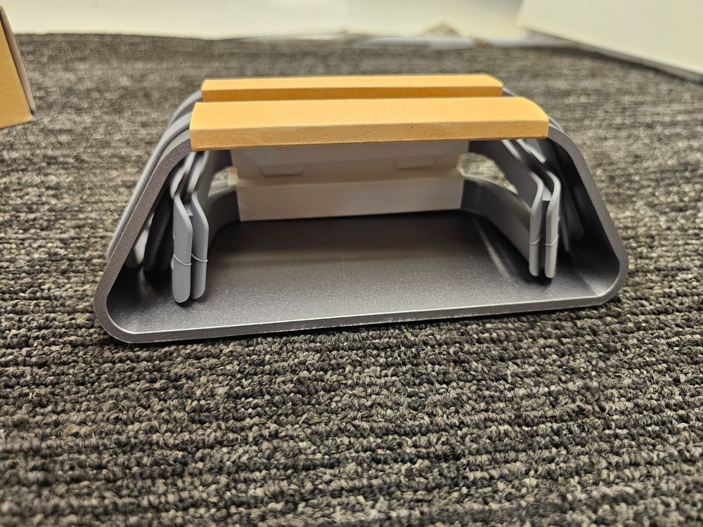 HumanCentric 401-1024-G Vertical Laptop Stand for MacBook, Space Gray