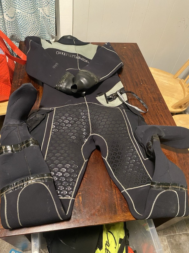 Pinnacle Black Ice Drysuit (Medium)