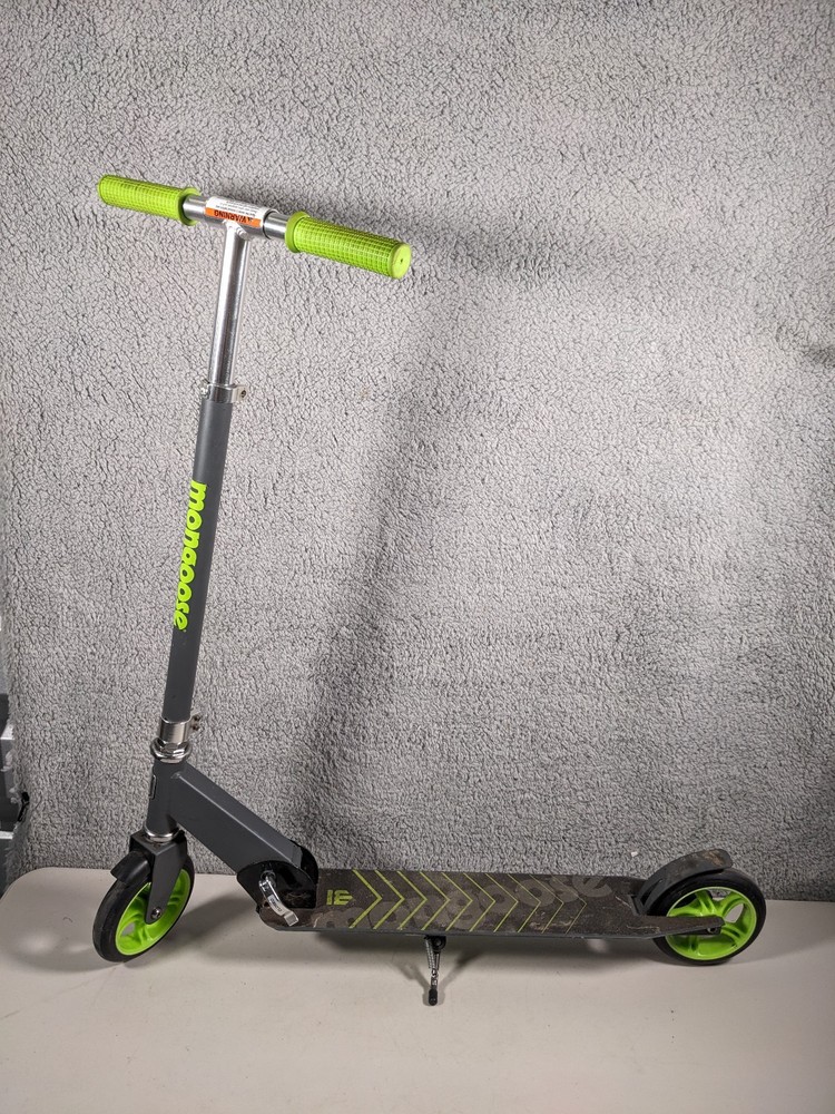 Mongoose Force 3.0 Max Grip Folding Kick Scooter Black & Lime Green
