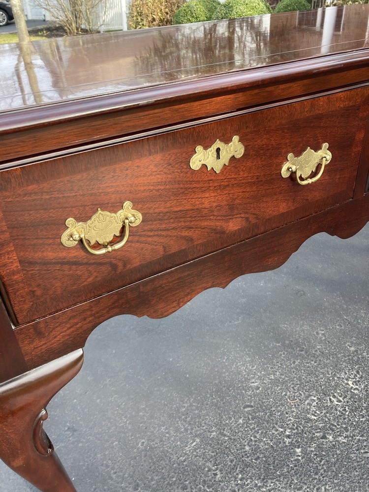 Kindel Mahogany Queen Anne Style Sideboard