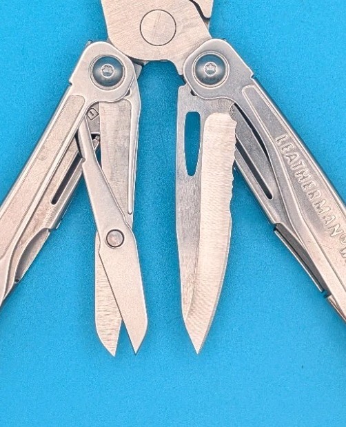 LEATHERMAN WINGMAN MULTI-TOOL! FAST SHIPPING!