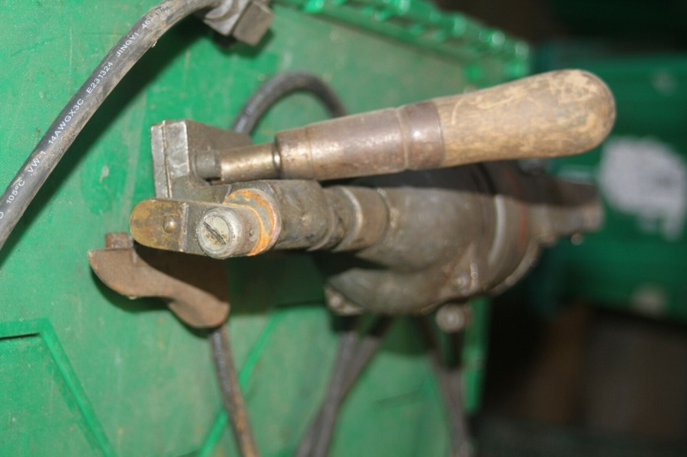 Vintage Black & Decker sheet metal shear cutter