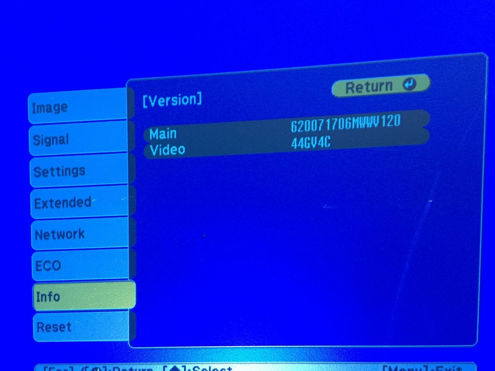 Epson EB525W Used Projector no remote controller