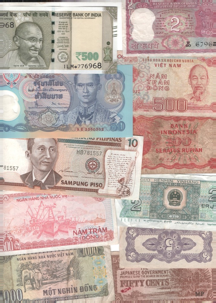 Asia. 100 Banknotes.