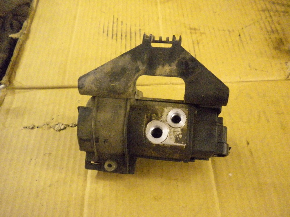 2016 Harley Davidson FLSTC Softail Rear Abs Pump Module Unit 41100037 mount