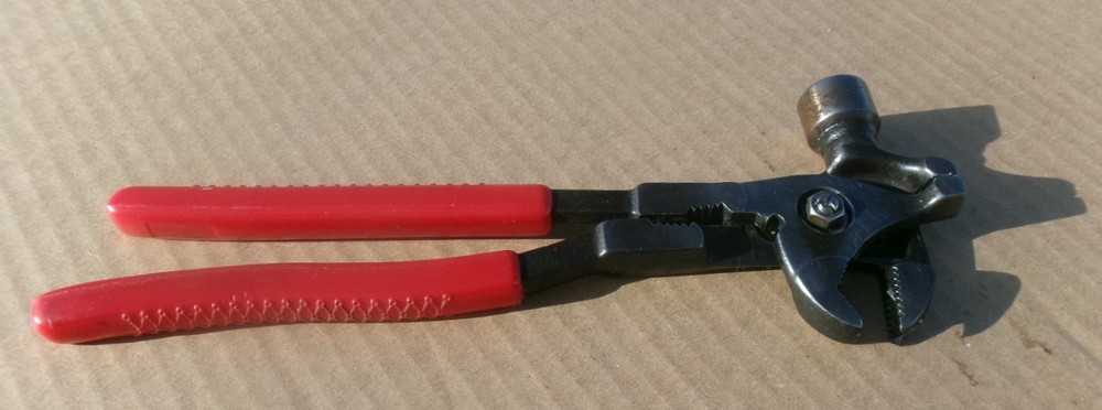Multi-Tool Hammer, Pliers, Nail Puller 6 in 1