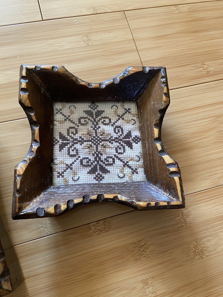 Hand Embroidered table centerpiece And 2 Ashtrays Read Description Below