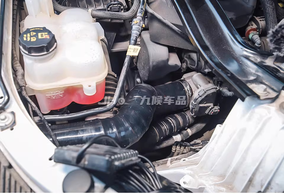 Performance Boost Charge Pipe Silicone For Ford Explorer 2020+ 2.3L Thickened