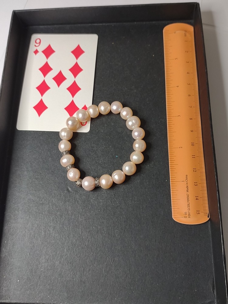 Very Pretty Pearl Stretch Bracelet