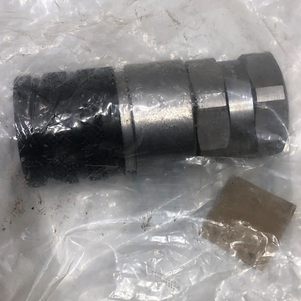 Bobcat 7246776 Flat Face Female Hydraulic Coupler
