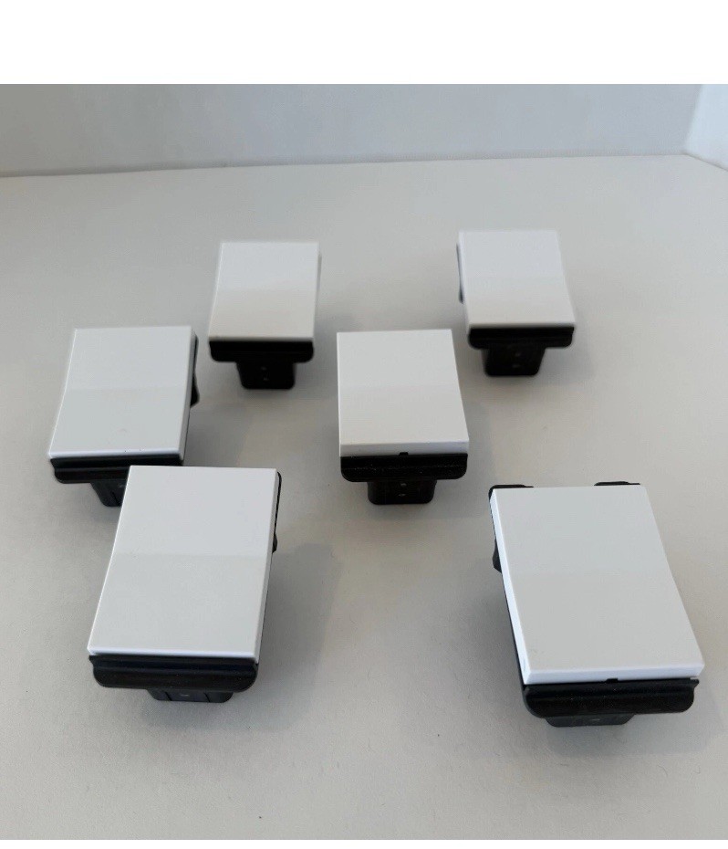 Deako Single Pole Simple Rocker Switch Model DS0008