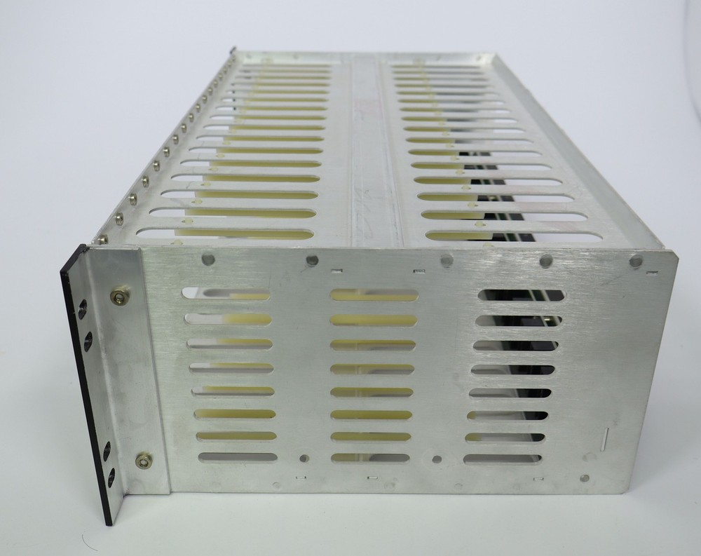 FiberOptions Cage Rack Model 515R