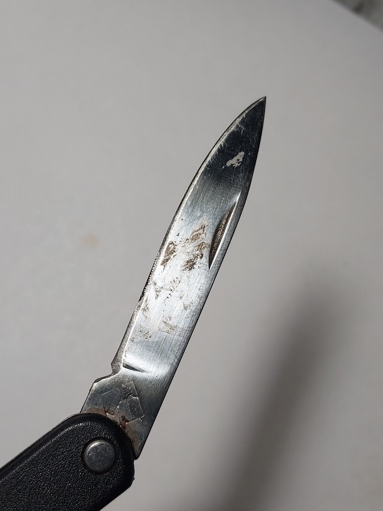 2 Mountain Quest Multi Tools with Pliers, Blade