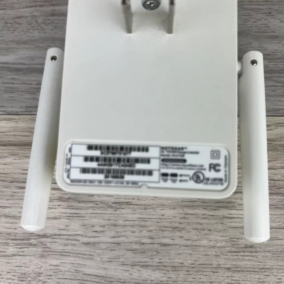 NETGEAR Wi-Fi Range Extender EX3700 - Used