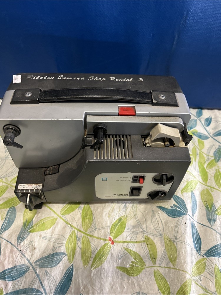 Sankyo Dualux-1000 Projector