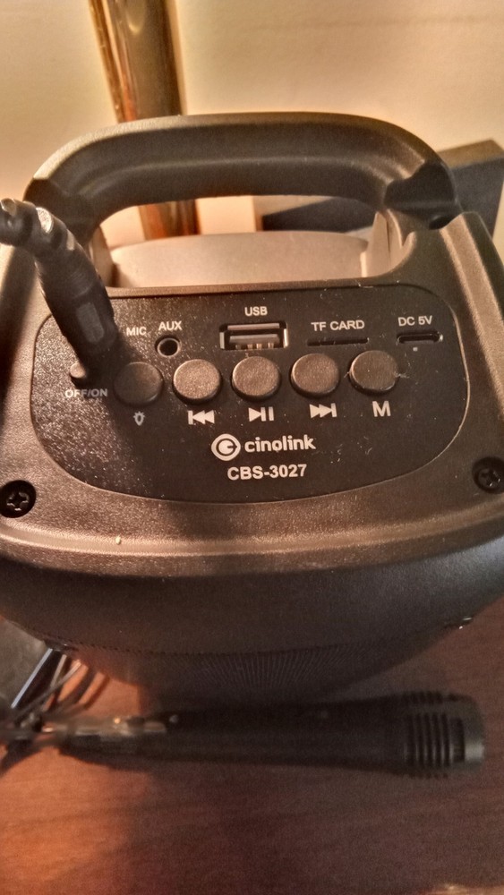 Karaoke Speaker W/Microphone . (Cino Link)