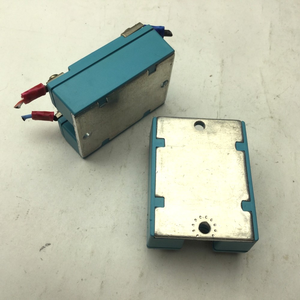 Lot of 2 IDEC RSSD 10A Solid State Relay 3-32VDC, 24-330VAC 10A