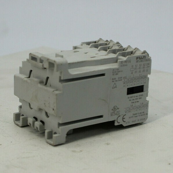 Fuji Electric SC-M01/G Contactor Used (broken Tab )