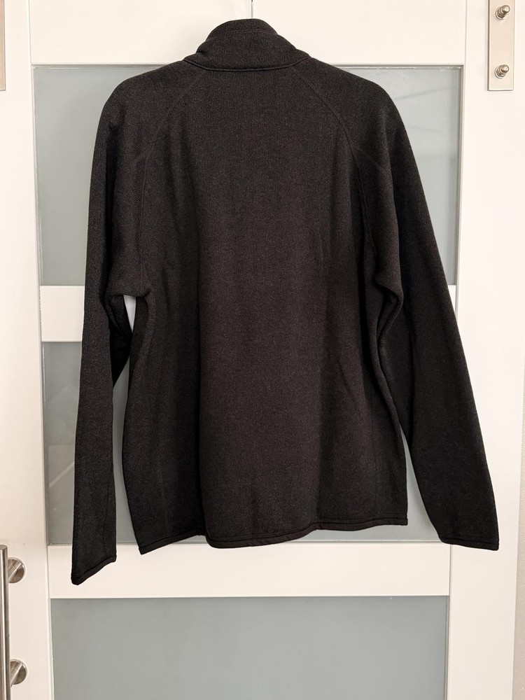 Patagonia Men's Black Half-Zip Fleece Pullover