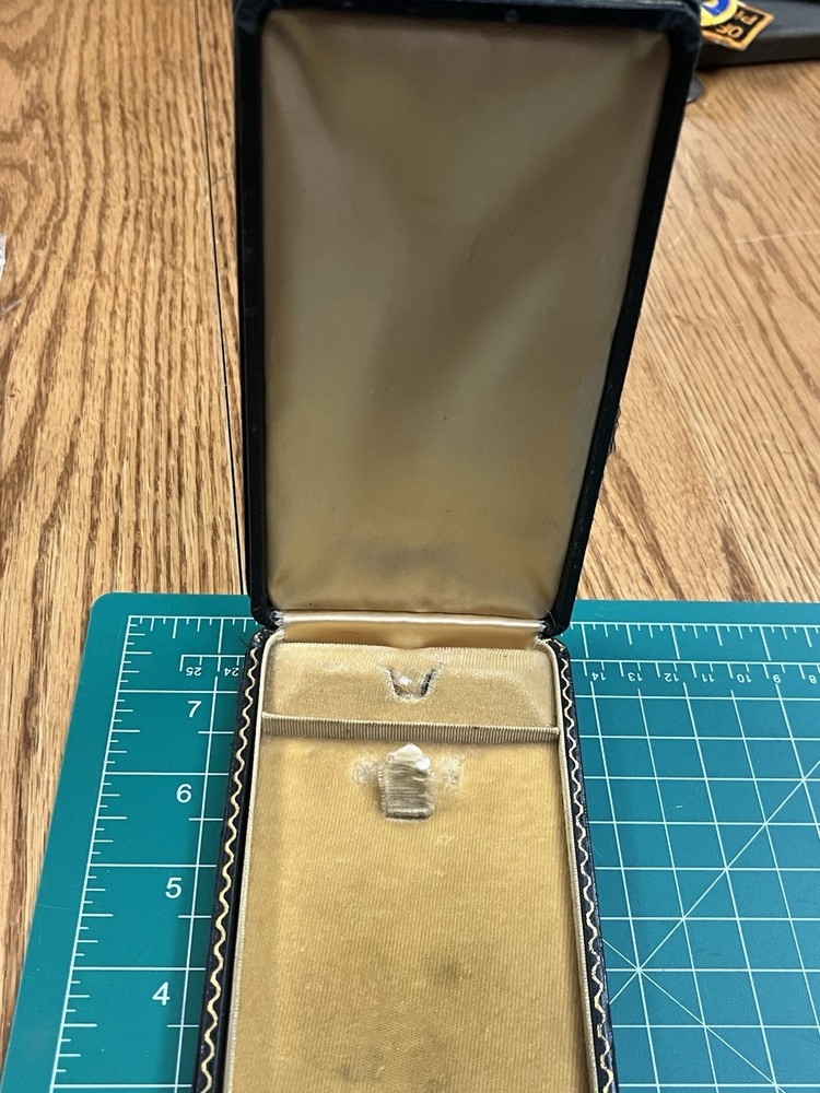 WWII Distinguished Flying Cross Box / Case