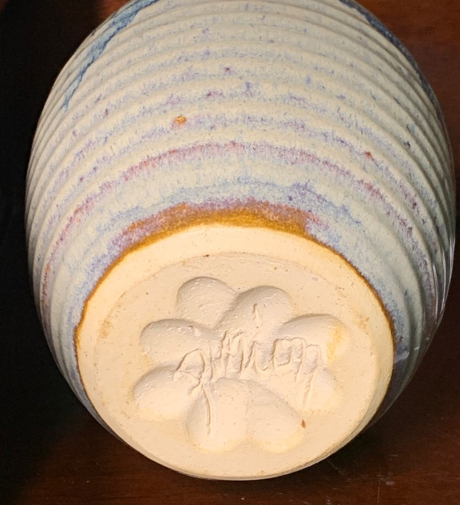 GORGEOUS FROM EVERY ANGLE STUDIO POTTERY RIBBED STONEWARE 9.5" VASE!