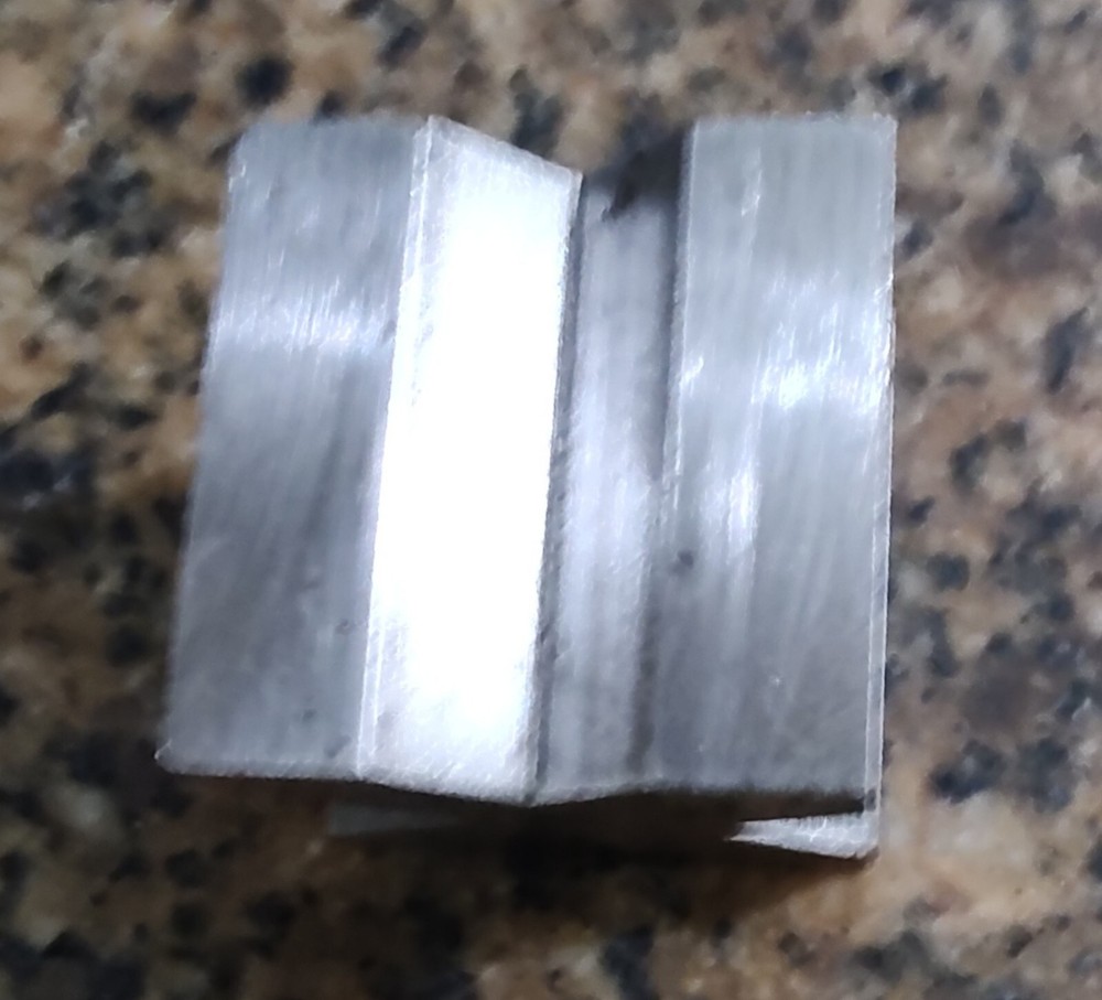 🗽1-1/4" SQUARE V BLOCK