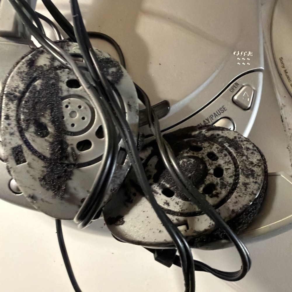 Cyber Research Portable CD Player Bundle