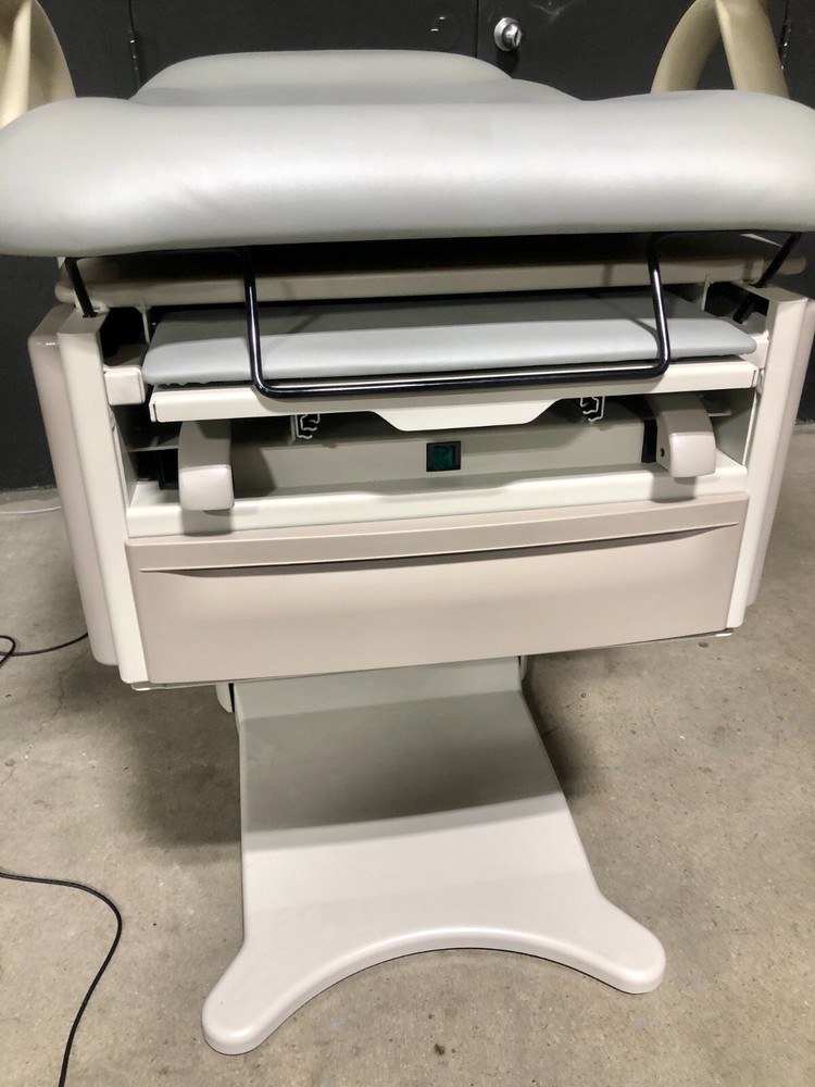 Brewer 6501 Access High-Low Exam Table