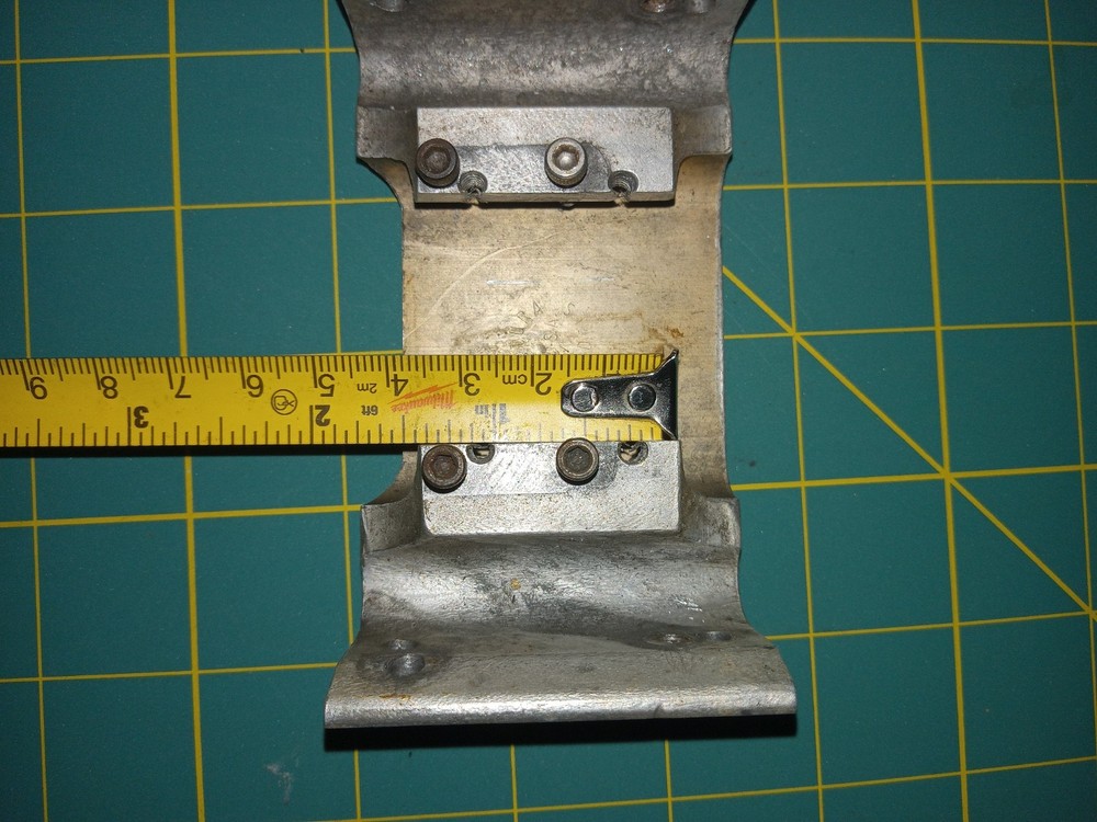 OCTURA NITRO RCBOAT ENGINE MOUNT