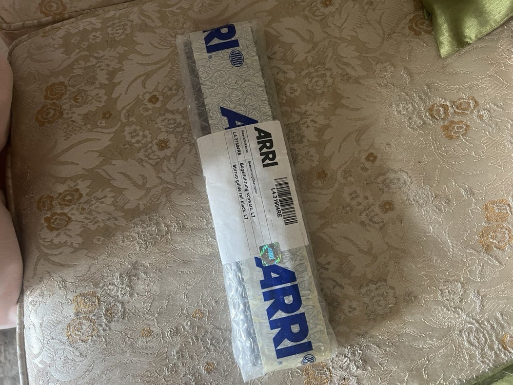 ARRI Stirrup Guide Rail Black L7