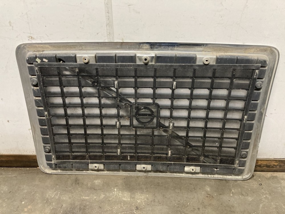 2003-2017 Volvo VNL Grille - Used