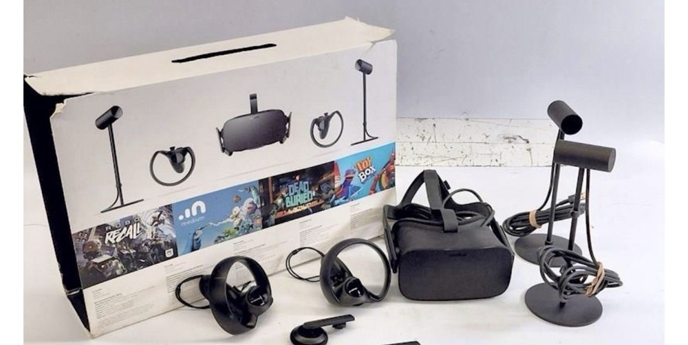 Oculus Rift VR Headset Bundle w/ Touch Controllers & Sensors