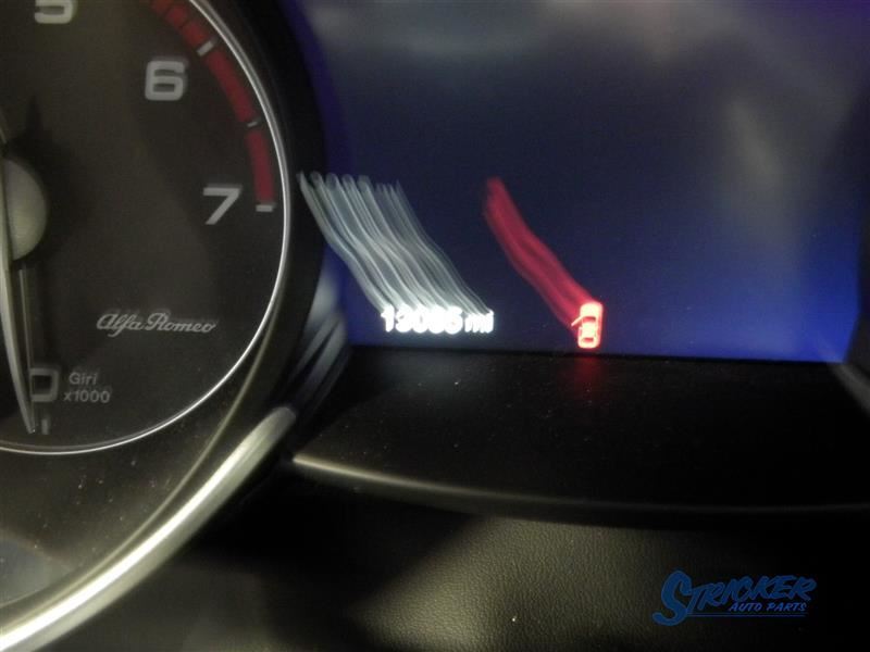 2022 Giulia Ti W/S Projector 1592653
