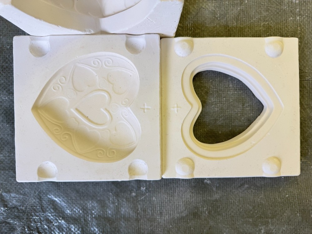 VINTAGE ALBERTA CERAMIC MOLD #A-157 A & B HEART BOX