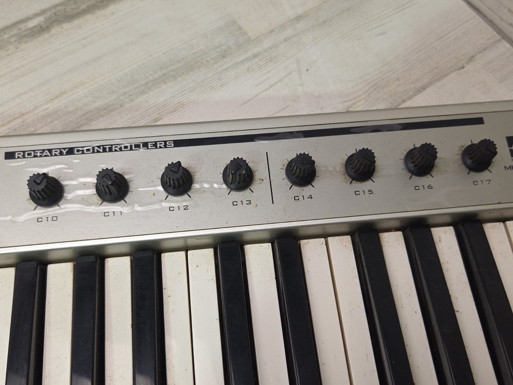 M-AUDIO EVOLUTION MK-449C MIDI Controller -- No Adapter Not Fully Tested