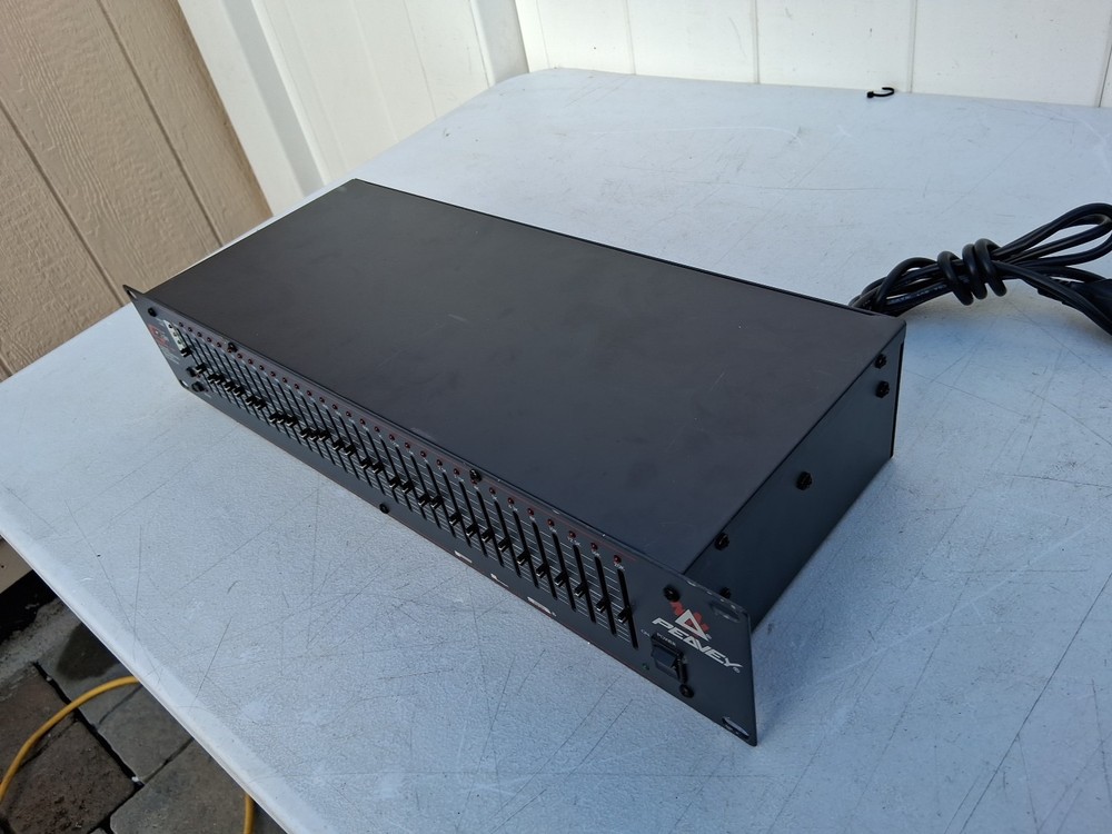 Peavey QF 131 31 Band Graphic Equalizer - Working