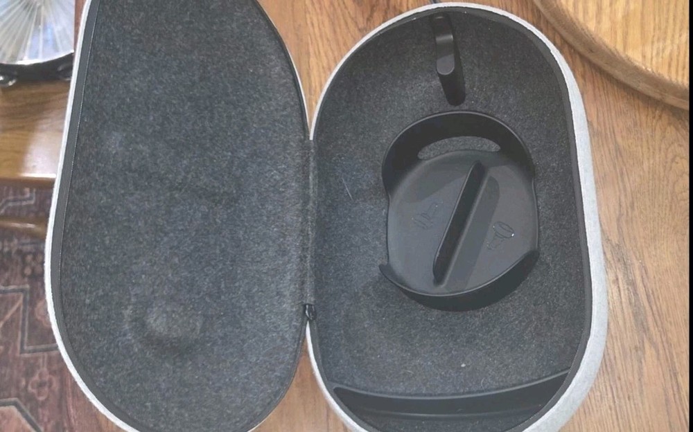 Meta Oculus Quest 2 Carrying Case Lightweight, Portable