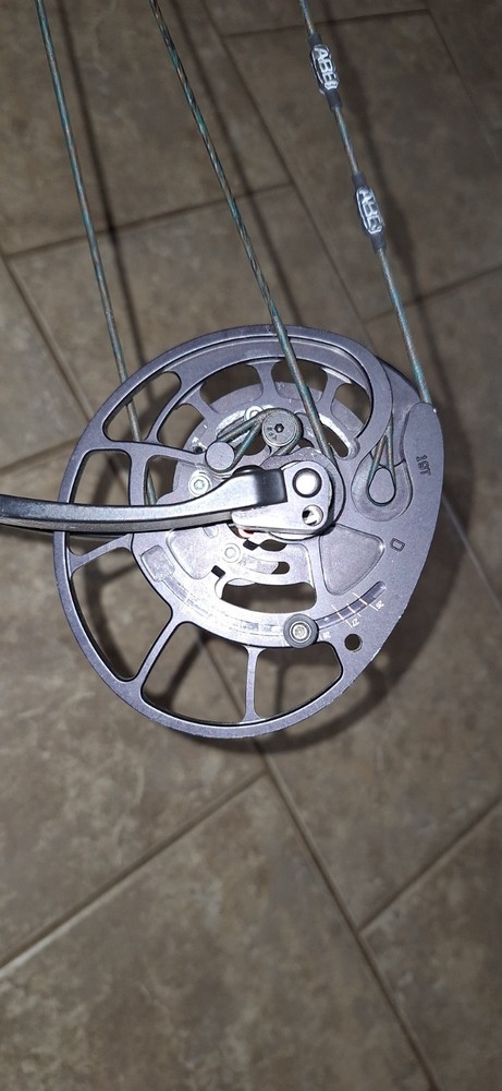 Bowtech Reckoning 35 RH 60# black, Target Bow