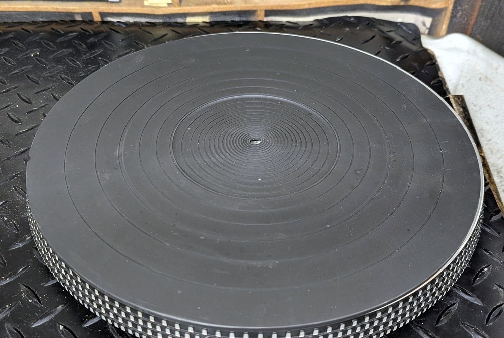 Rubber mat from Technics SL-1900 turntable