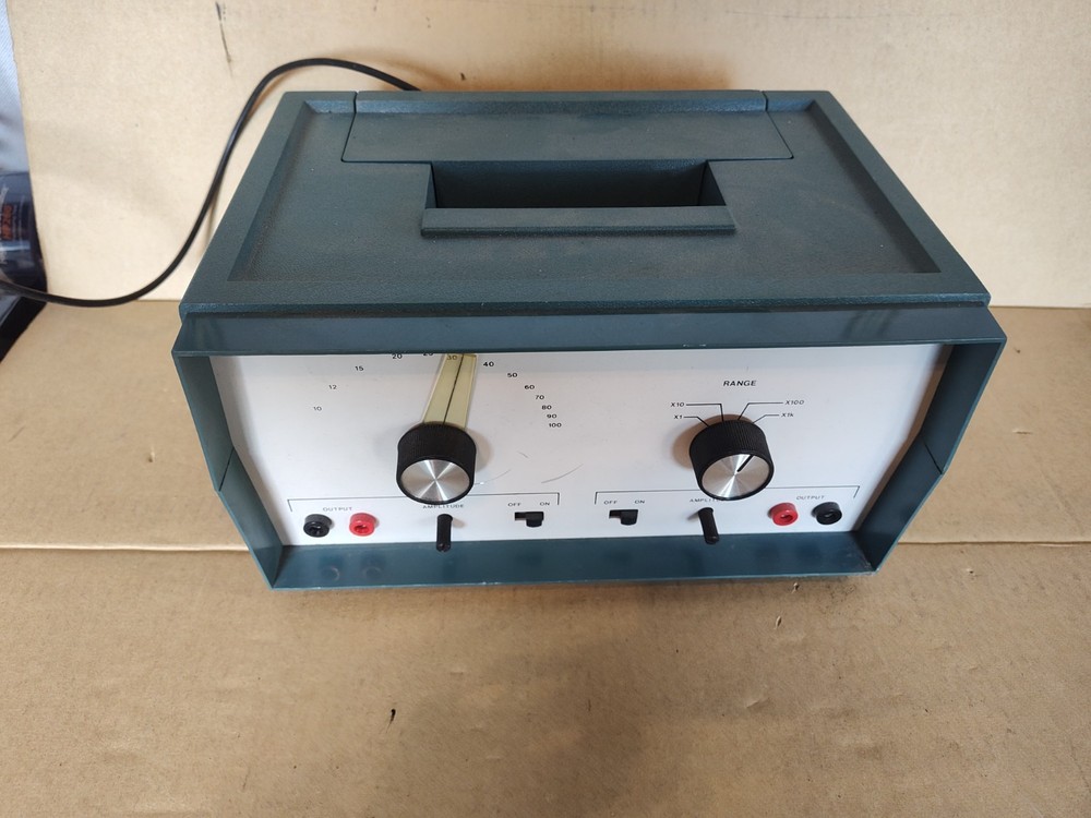 Heathkit Audio Generator model IG-5282