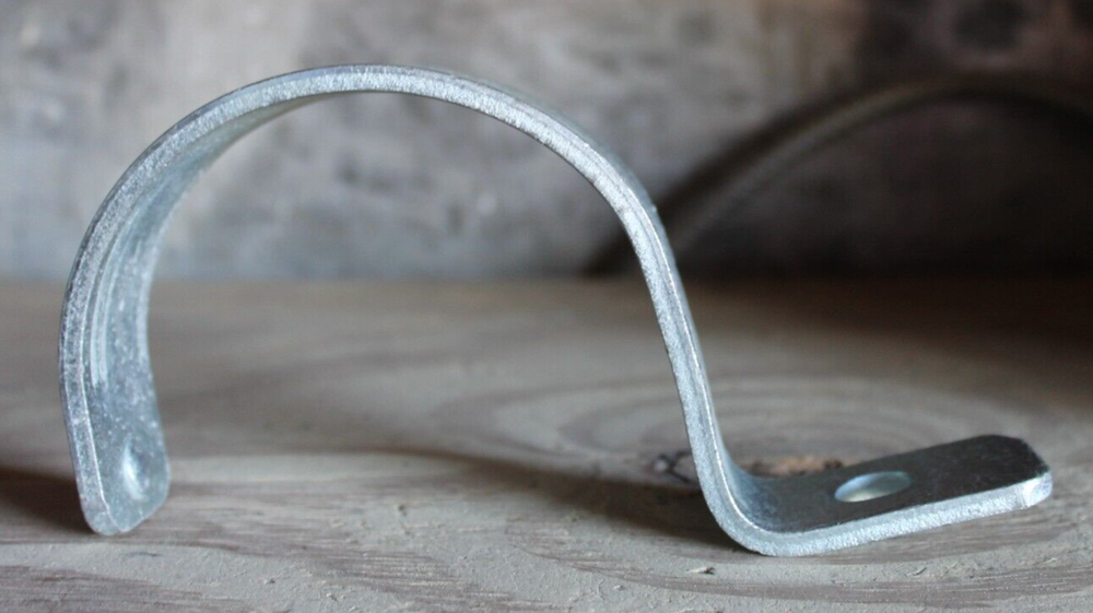 Unbranded Smooth 4" 1-Hole Pipe Strap