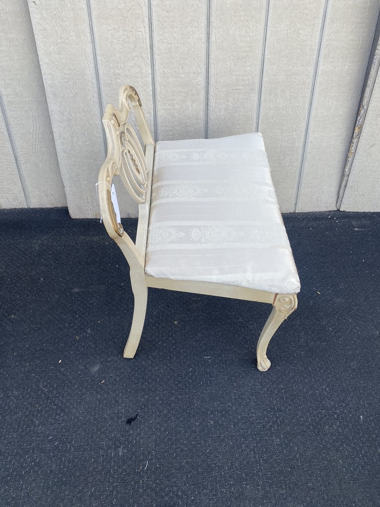 66296 Decorator White Vanity Bench Stool