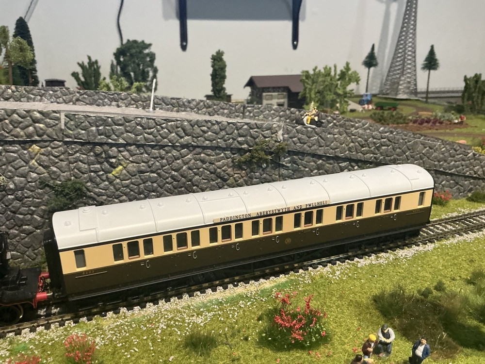 Hornby Cambrian Coast express set R2196m OO scale DC